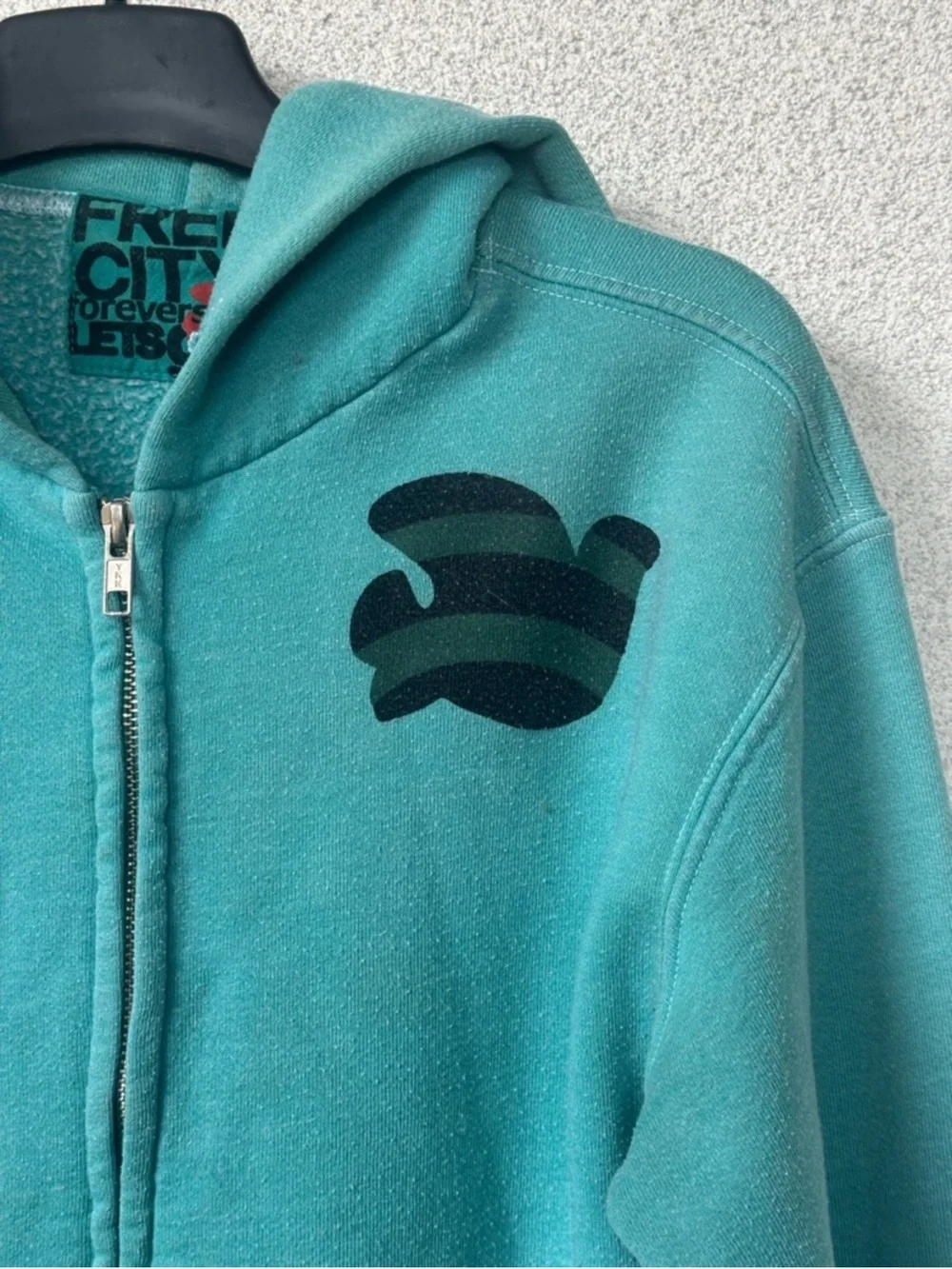 Free City "Forever Leisure"
Zip Up  Size 2 Stripe
Sleeve Dove Logo *as is* - Picture 2 of 8